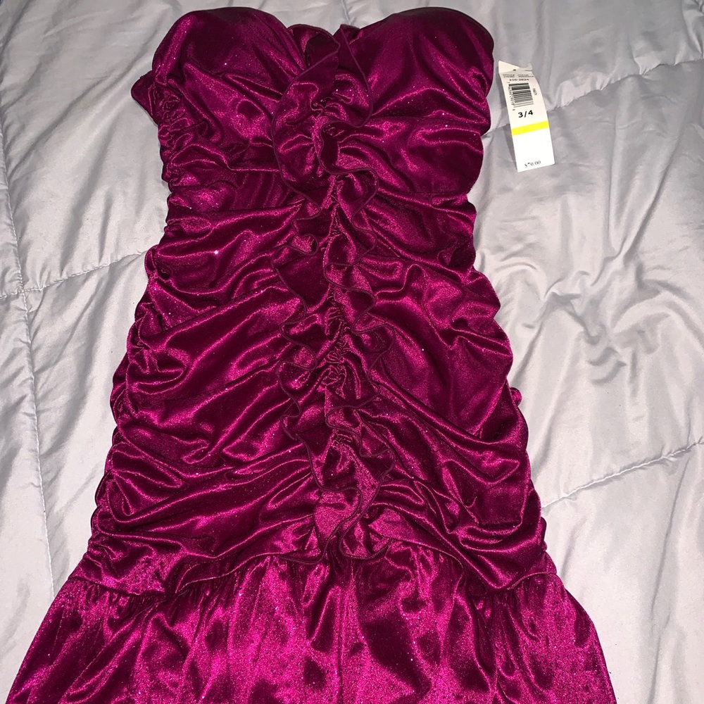 NWT form fitting evening gown